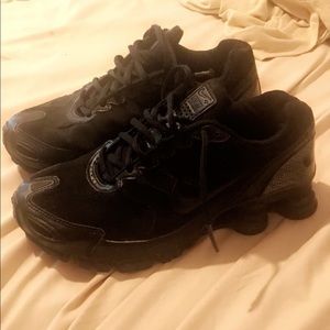 Black Nike Shox